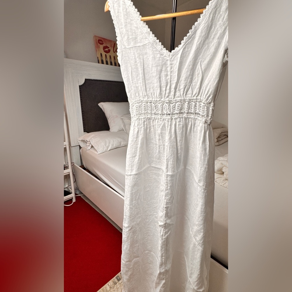 Elegant White Maxi Dress with Lace Details